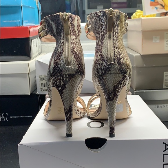 Women’s strappy heels - Picture 3 of 8